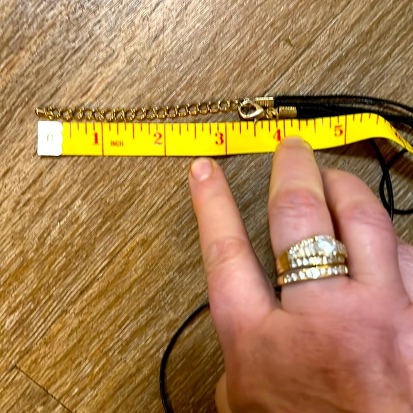 Beautiful Vintage black rope with three strings with a stunning Gold pendant - Picture 7 of 11